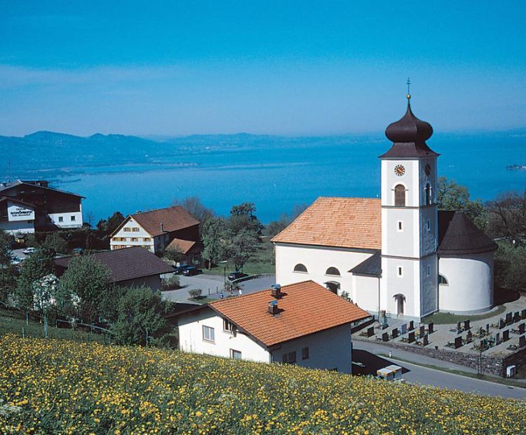 Eichenberg mit Blick Ã¼ber den Bodensee