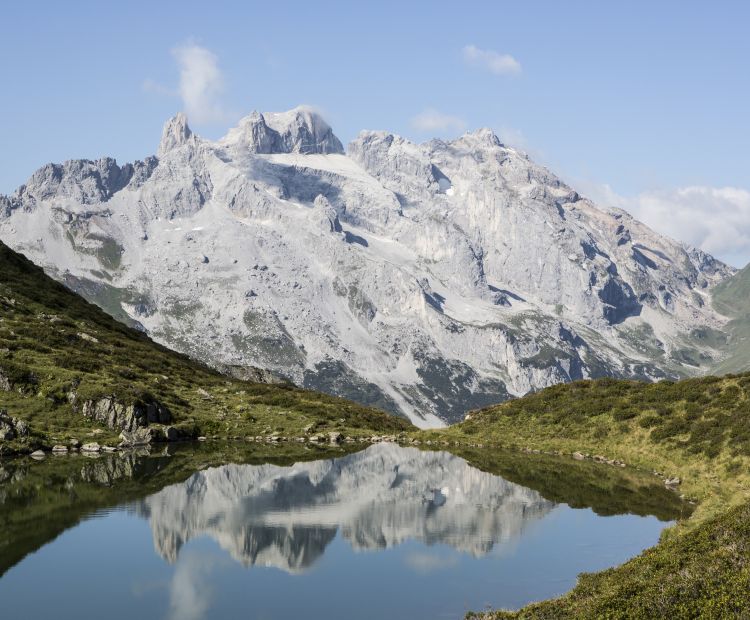 Tobelsee im Hintergrund Drei TÃ¼rme
