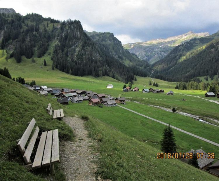 Blick auf den Nenzinger Himmel beim Aufstieg zur Setschalpe