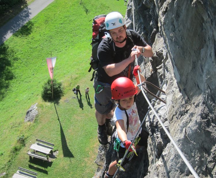 Klettern im Klettergarten Rifa