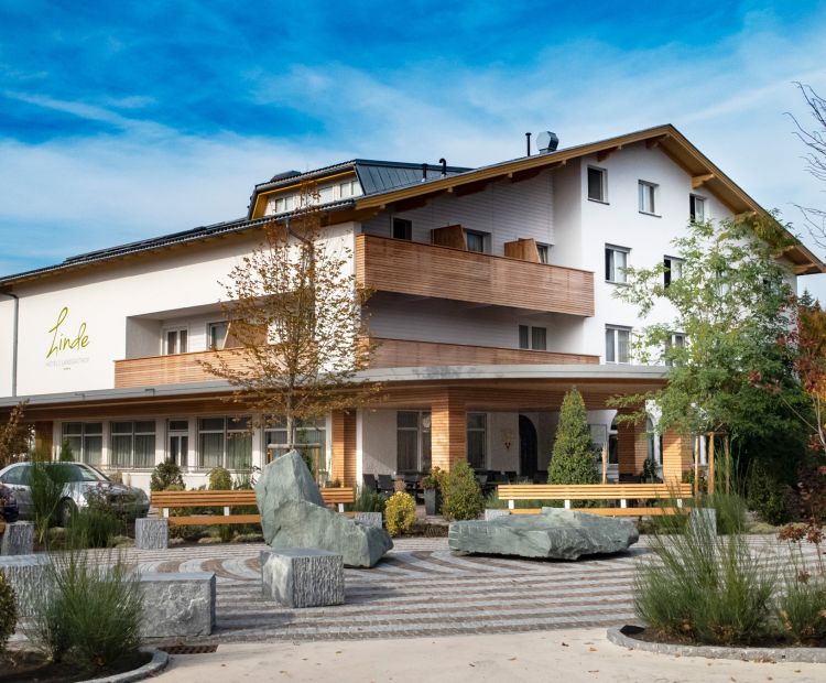 Hotel und Landgasthof die Linde Höchst AuÃenansicht- (c)Hotel und Landgasthof die Linde Hotel und Landgasthof die Linde Höchst AuÃenansicht- (c)Hotel und Landgasthof die Linde