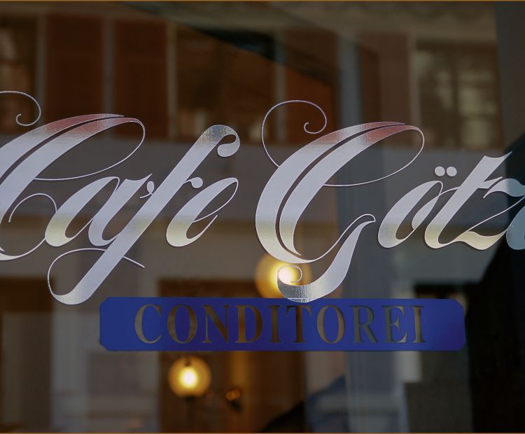 Schild (c) Café Conditorei Götze Cafe Götze Schild (c) Café Conditorei Götze Cafe Götze