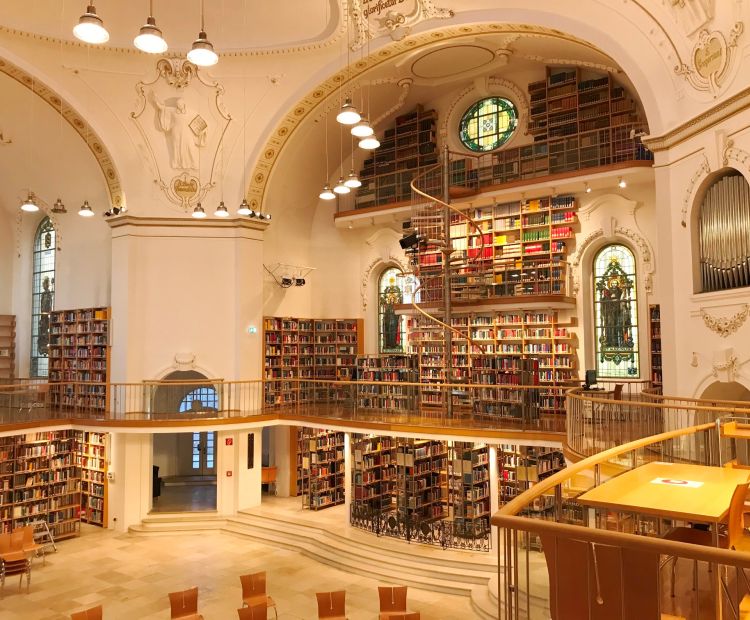 Cornelia Mathis-Rothmund Vorarlberger Landesbibliothek, Bregenz, Kuppelsaal