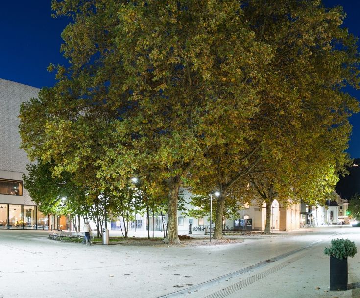 Manfred Oberhauser - Vorarlberg Tourismus Vorarlberg Museum Kornmarktplatz abends