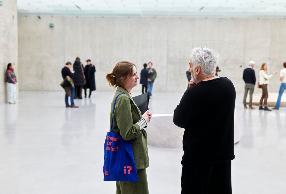 AusstellungserÃ¶ffnung Koo Jeong A