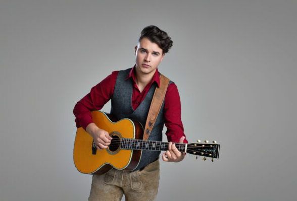 Chris-Steger_1_Fiedler-598x399.jpg Chris-Steger_1_Fiedler-598x399.jpg