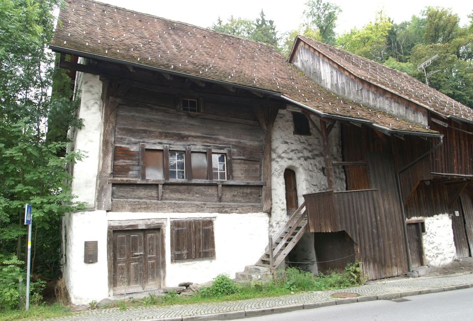 SchlossguggerHaus 2007 (c)Friedrich Böhringer, Wikimedia Commons.jpg SchlossguggerHaus 2007 (c)Friedrich Böhringer, Wikimedia Commons.jpg