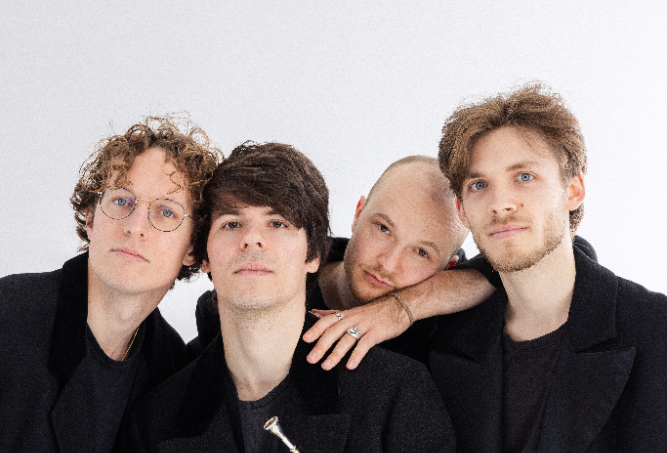 Quartett_klein.png Quartett_klein.png