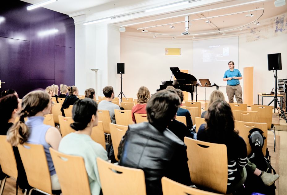 Ringvorlesung 2025_Stella Ringvorlesung.jpg