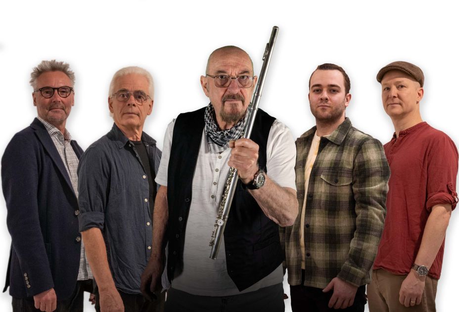 Jethro Tull band 2024.jpg