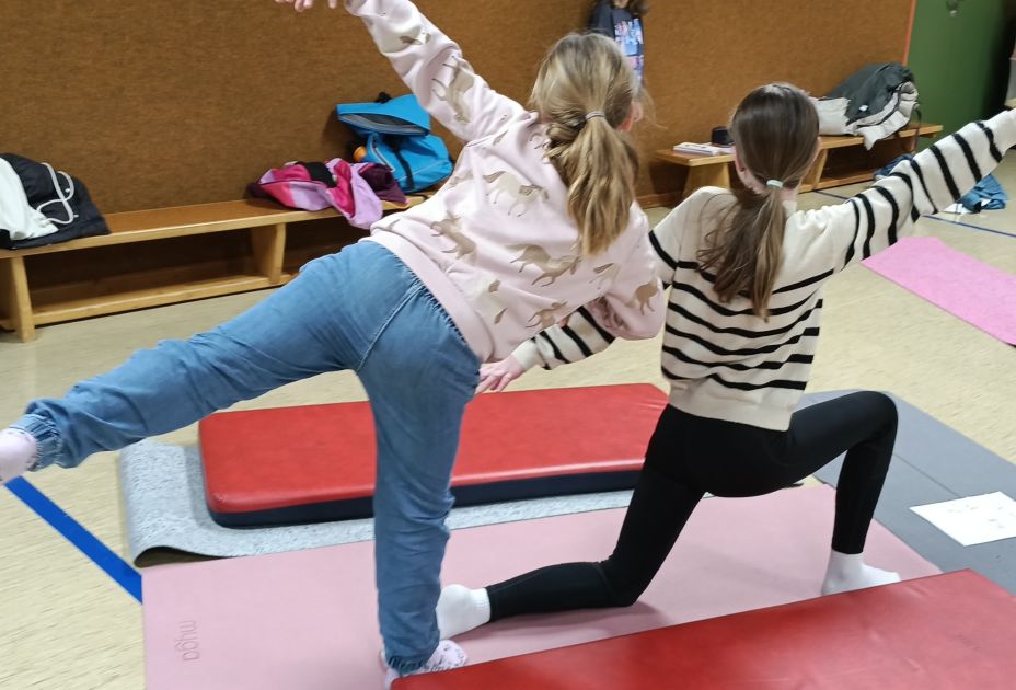Partneryoga_Gisingen_Fabienne_Moll_c_Fabienne_Moll_ganzheitlich_gesund.jpeg Partneryoga_Gisingen_Fabienne_Moll_c_Fabienne_Moll_ganzheitlich_gesund.jpeg