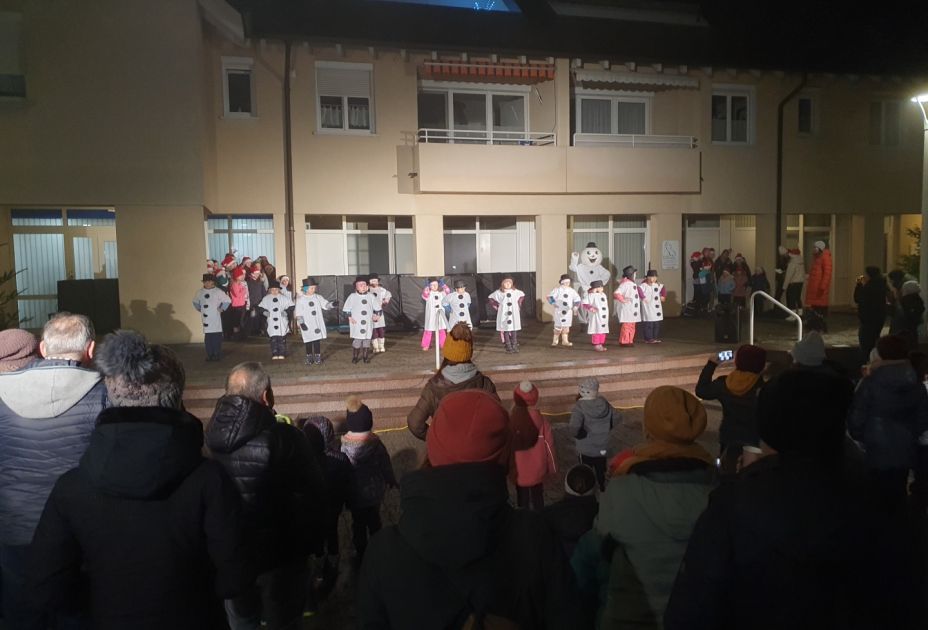 Kinder des AST Walgau begeistern mit ihrem Auftritt. Kinder des AST Walgau begeistern mit ihrem Auftritt.