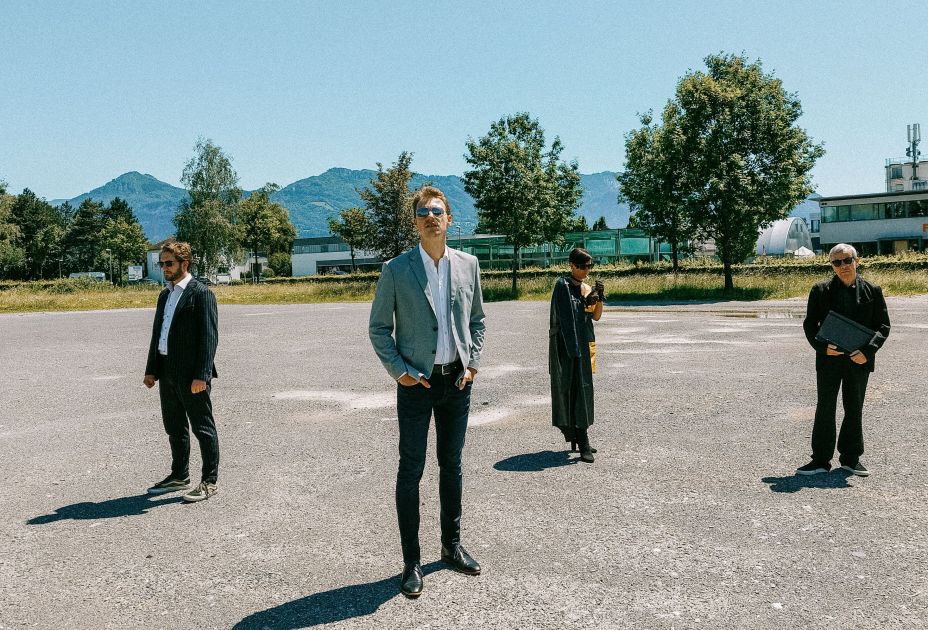 FalcoFotoNeu-2 09.29.33.jpg FalcoFotoNeu-2 09.29.33.jpg