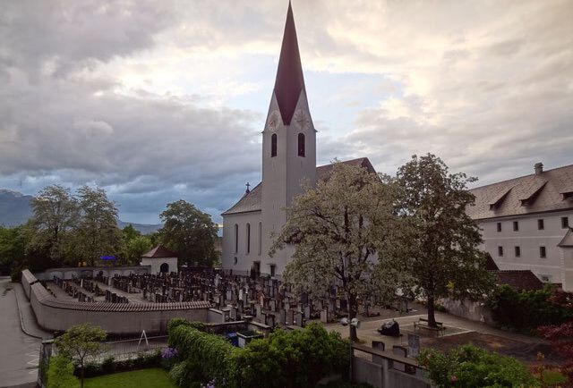 Pfarrkirche Altenstadt vom Pfarrhaus fotografiert Pfarrkirche Altenstadt vom Pfarrhaus fotografiert