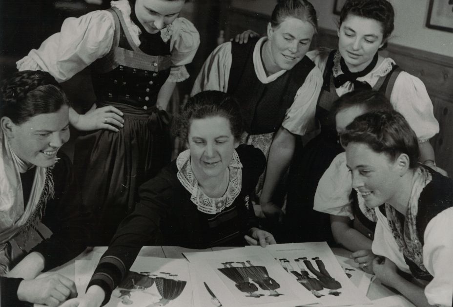 K1-03_TVKM_Inv._Nr._28835_Mittelstelle__4__c_Tiroler_Volkskunstmuseum.jpg K1-03_TVKM_Inv._Nr._28835_Mittelstelle__4__c_Tiroler_Volkskunstmuseum.jpg