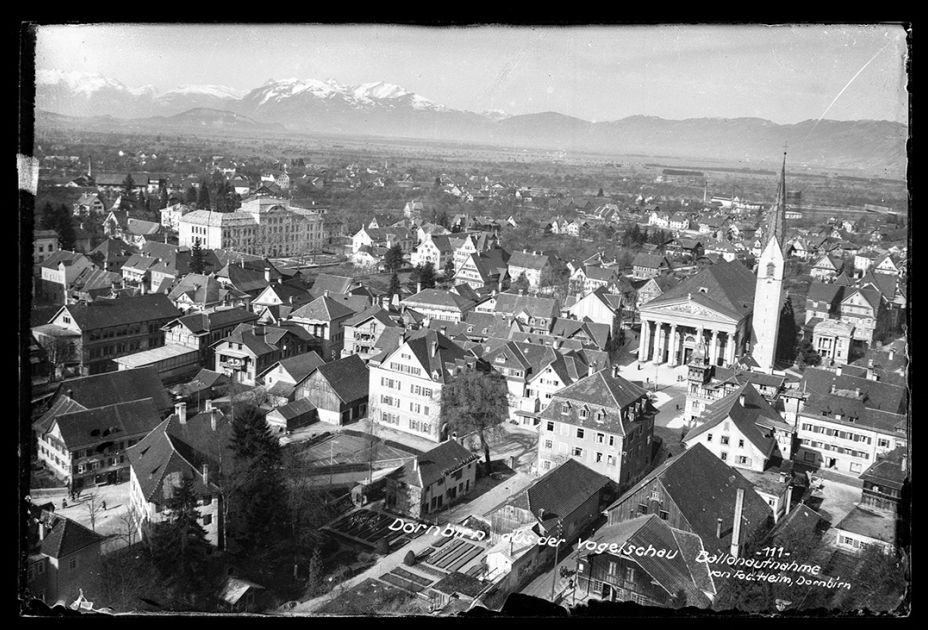 Eine Familie und ihre Häuser (c) Stadtarchiv Dornbirn.jpg Eine Familie und ihre Häuser (c) Stadtarchiv Dornbirn.jpg