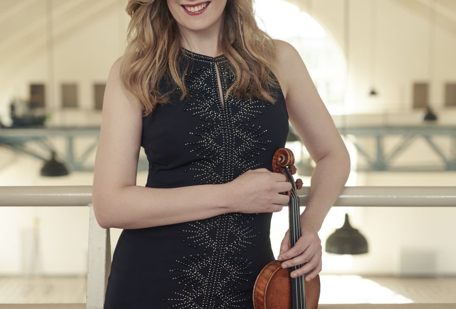 Simone Lamsma - Photo by Otto van den Toorn (1).jpg Simone Lamsma - Photo by Otto van den Toorn (1).jpg