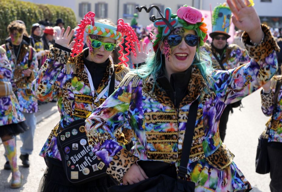 Familienumzug im HÃ¶rbranzer Dorfzentrum 2025