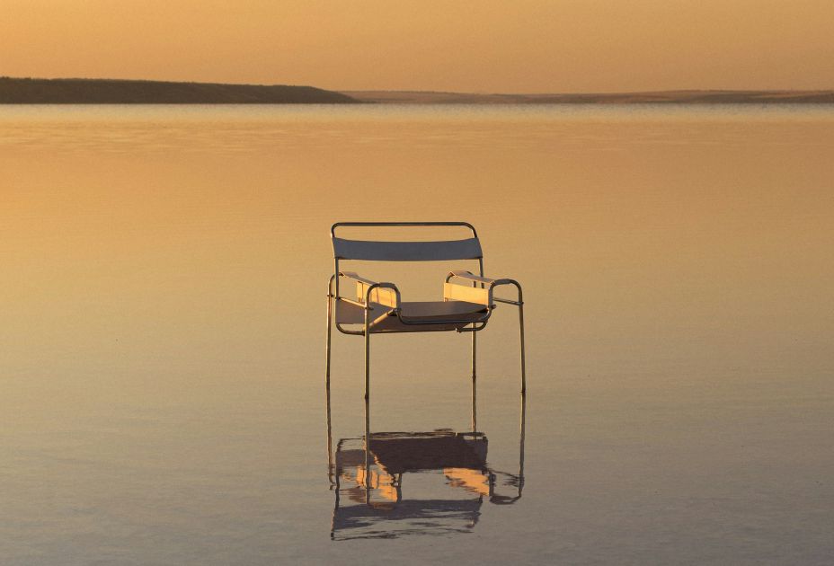 Stuhl im Wasser Stuhl im Wasser