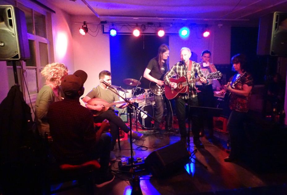 jamsession-1536x1152.jpg jamsession-1536x1152.jpg