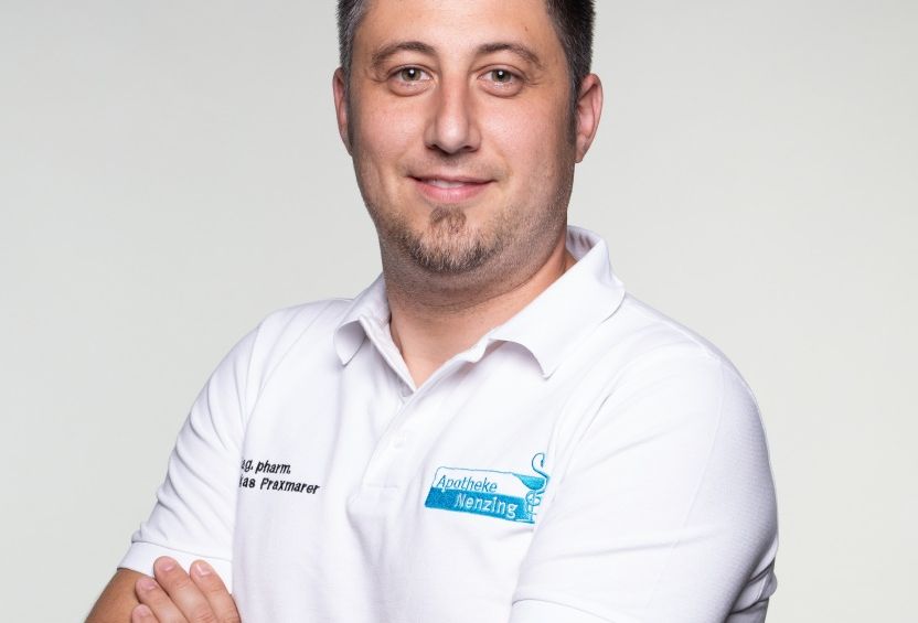Eine Person mit verschrÃ¤nkten Armen