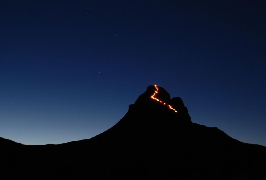 Höhenfeuer auf der Mittagspitze Höhenfeuer auf der Mittagspitze