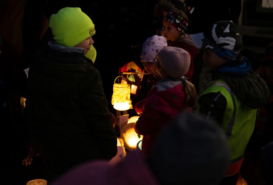 Laternenwanderung 2022 Weihnachtsmarkt Feldkirch (c) Fabian Moritsch Stadtmarketing und Tourismus Feldkirch (c) Fabian Moritsch - Stadtmarketing und Tourismus Feldkirch GmbH.jpg Laternenwanderung 2022 Weihnachtsmarkt Feldkirch (c) Fabian Moritsch Stadtmarketing und Tourismus Feldkirch (c) Fabian Moritsch - Stadtmarketing und Tourismus Feldkirch GmbH.jpg