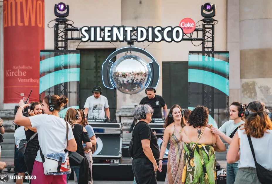 2026_Strolzevents_16456_SilentDiscoAustria_Richard-Graus_Logo.jpg 2026_Strolzevents_16456_SilentDiscoAustria_Richard-Graus_Logo.jpg