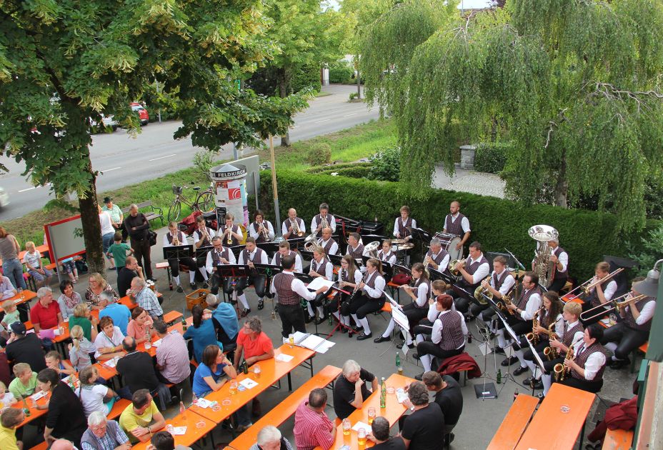 Dämmerschoppen Altenstadt pfadfinder-altenstadt-levis-daemmerschoppen-musikverein-altenstadt.JPG