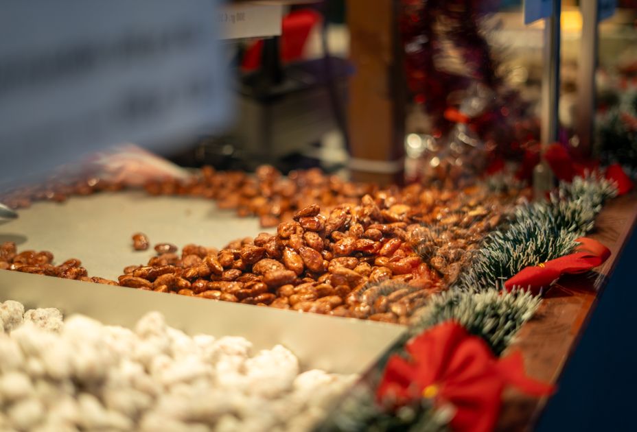 Gebrannte Mandeln 2024_Weihnachtsmarkt_Larissa Stolz (21).jpg