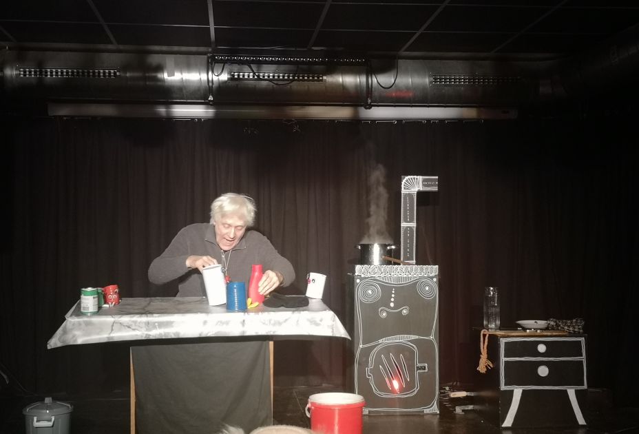 Büchsenbohnensuppe, Theater Minimus Maximus, Johannes Rausch 2025 Saumarkt Minimus Maximus Büchsenbohnen.jpg
