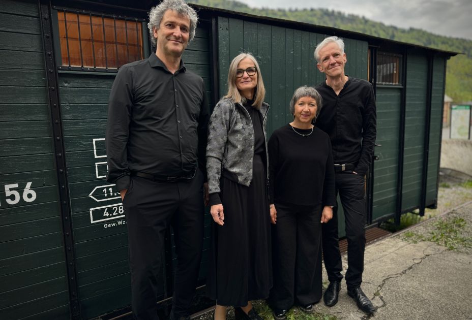 BIENVENUE AU SALON! Pforte Salon zu Gast@Pforte BIENVENUE AU SALON! Pforte Salon zu Gast@Pforte