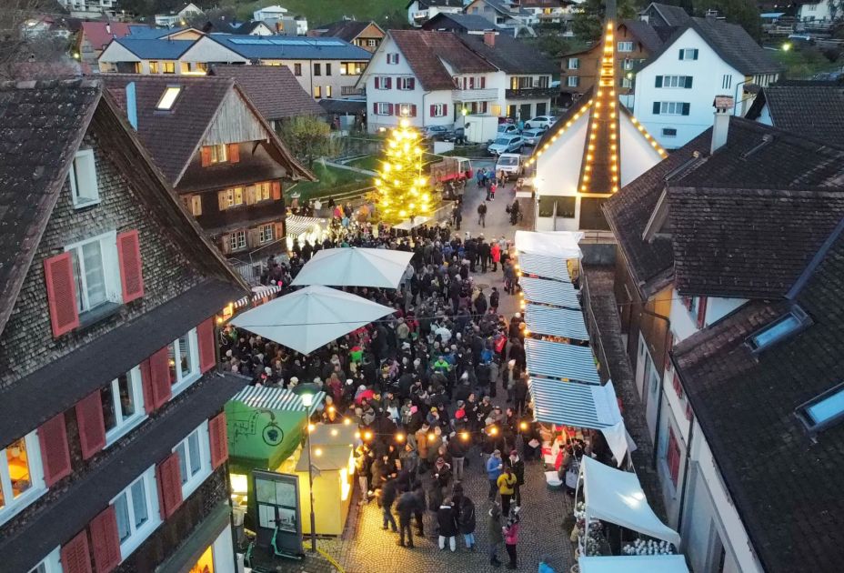 Christkindlemarkt 2.jpg Christkindlemarkt 2.jpg