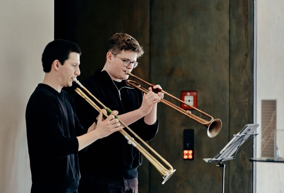 KAM_Apr26_Con discrezione__c_Victor_Marin.jpg KAM_Apr26_Con discrezione__c_Victor_Marin.jpg