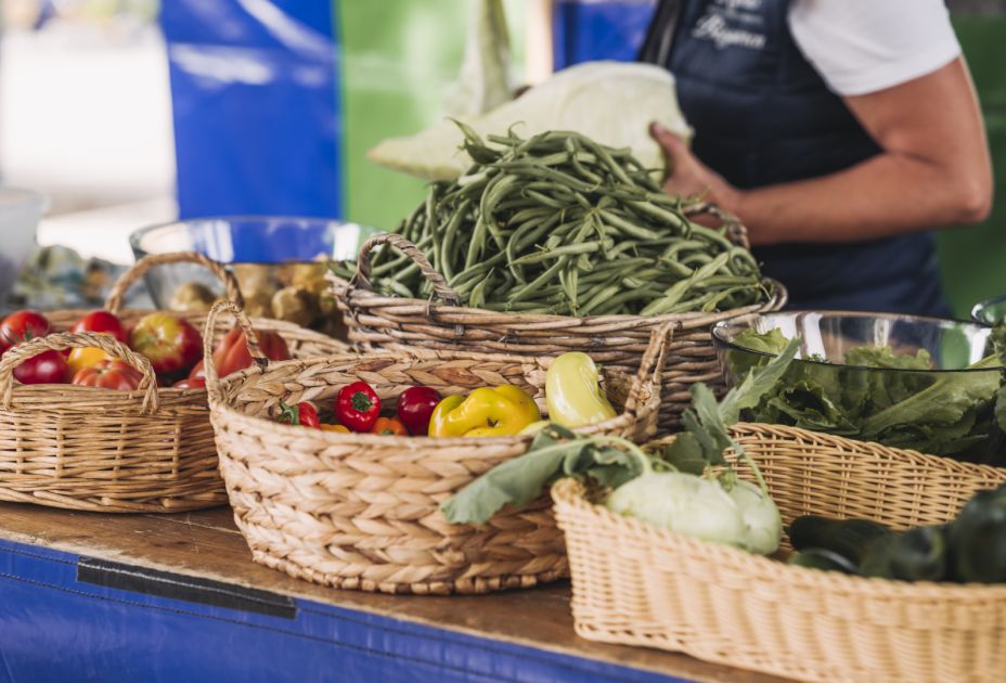 Gut besuchter Wochenmarkt Gut besuchter Wochenmarkt