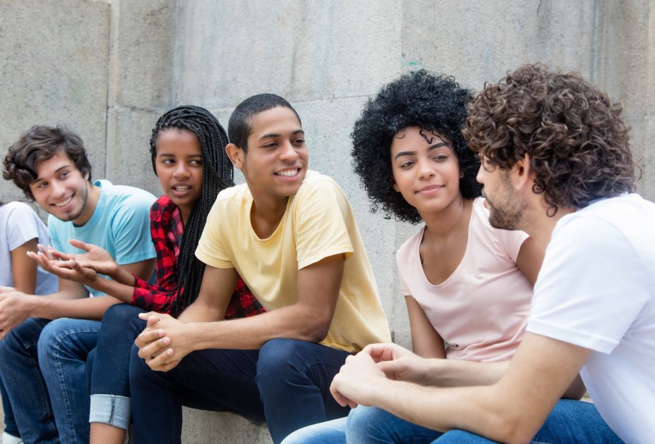 Sprachtreff, Naflahus (c)_AdobeStock_Daniel Ernst 2023 Sprachtreff Menschengruppe (c)_AdobeStock_Daniel Ernst.jpeg