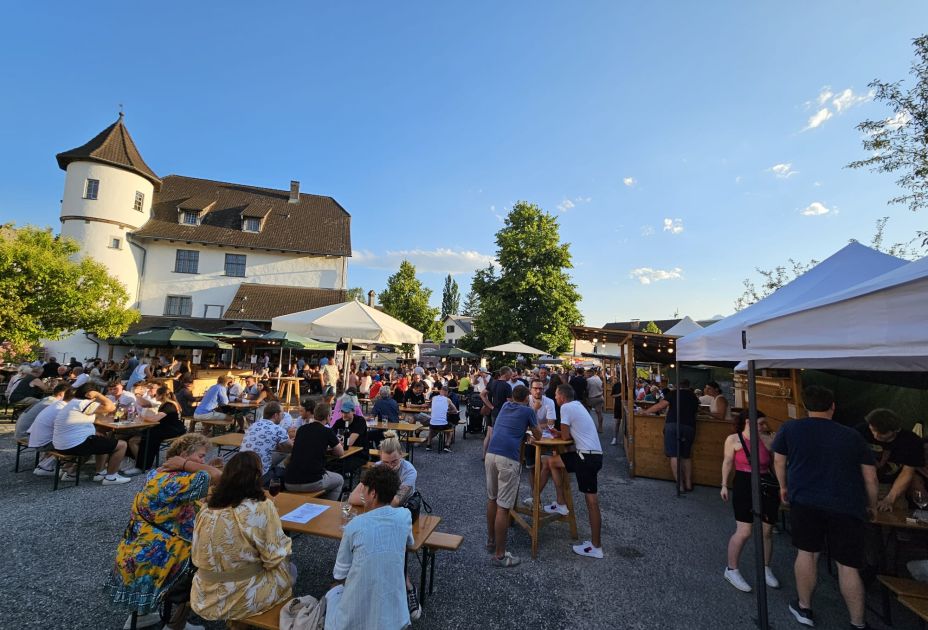 Weinfest Bild Kulturfolder.jpg Weinfest Bild Kulturfolder.jpg