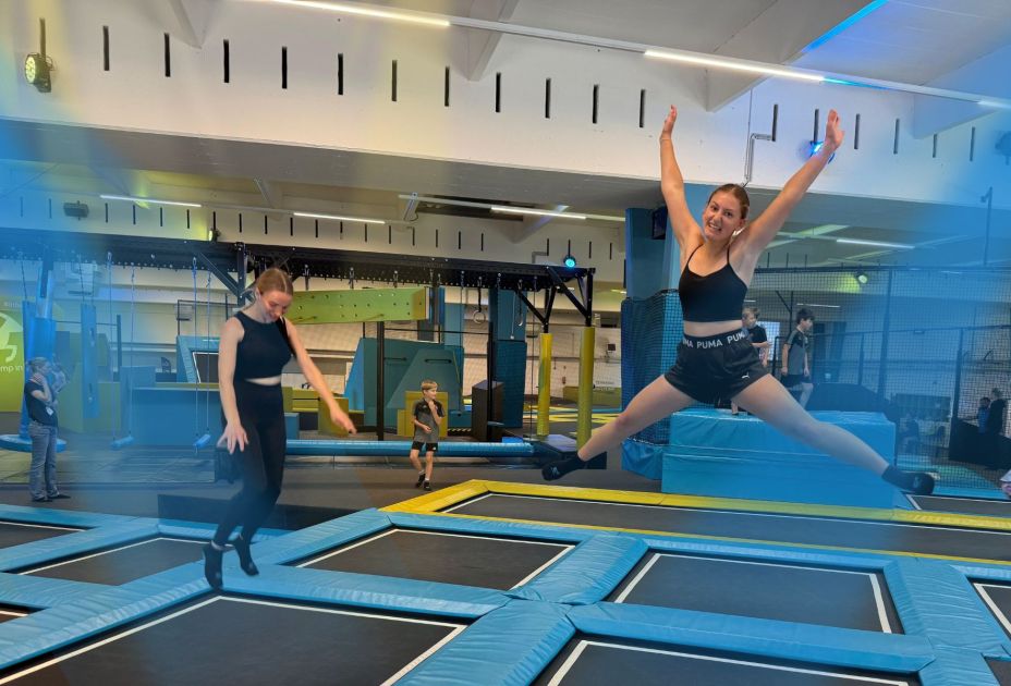 Party_Friday_HIGHMATRAUSCH1.jpg Party_Friday_HIGHMATRAUSCH1.jpg