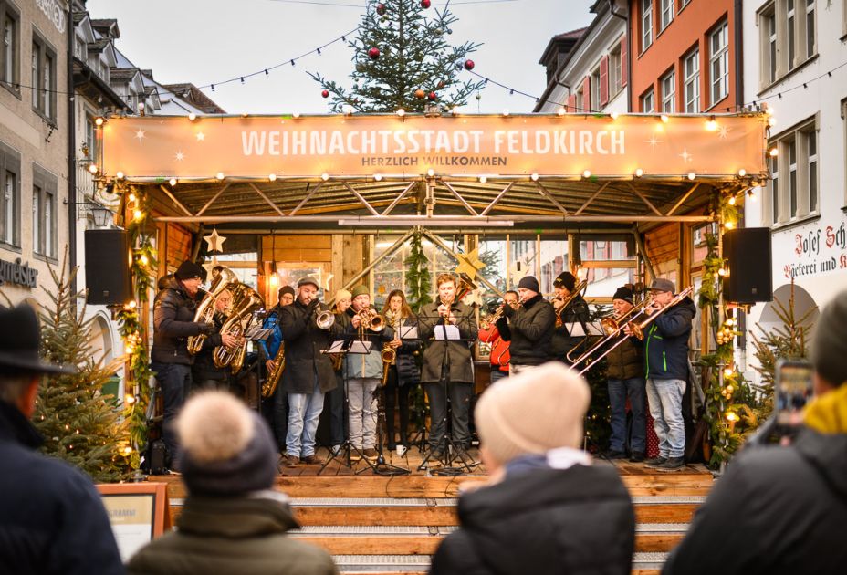 Musik-au-der-WeihnachtsbÃ¼hne_Stadtmarketing-Feldkirch.jpg