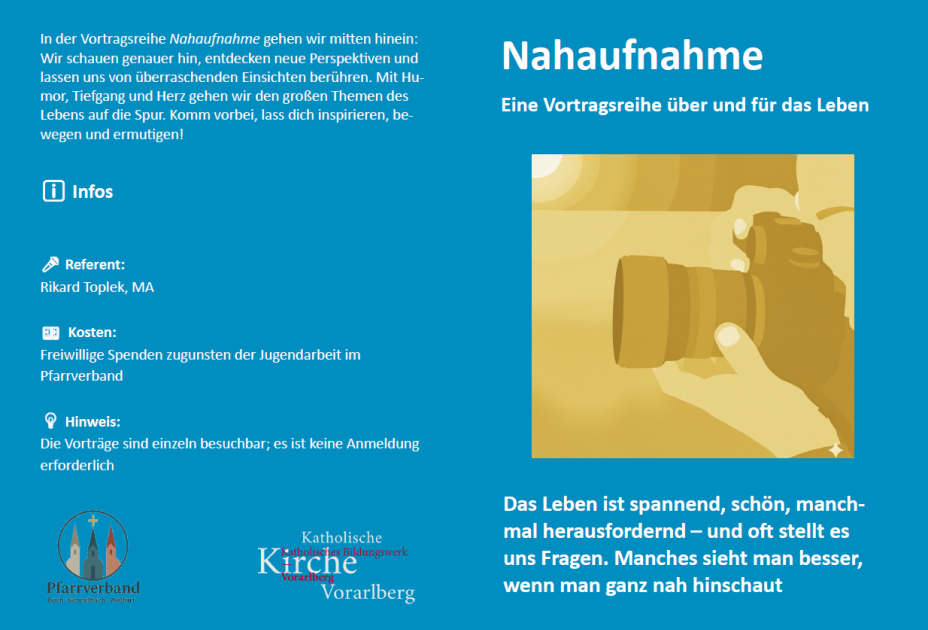 Eine blau-weiÃe Broschüre mit Text und einer Hand, die eine Kamera hält Eine blau-weiÃe Broschüre mit Text und einer Hand, die eine Kamera hält