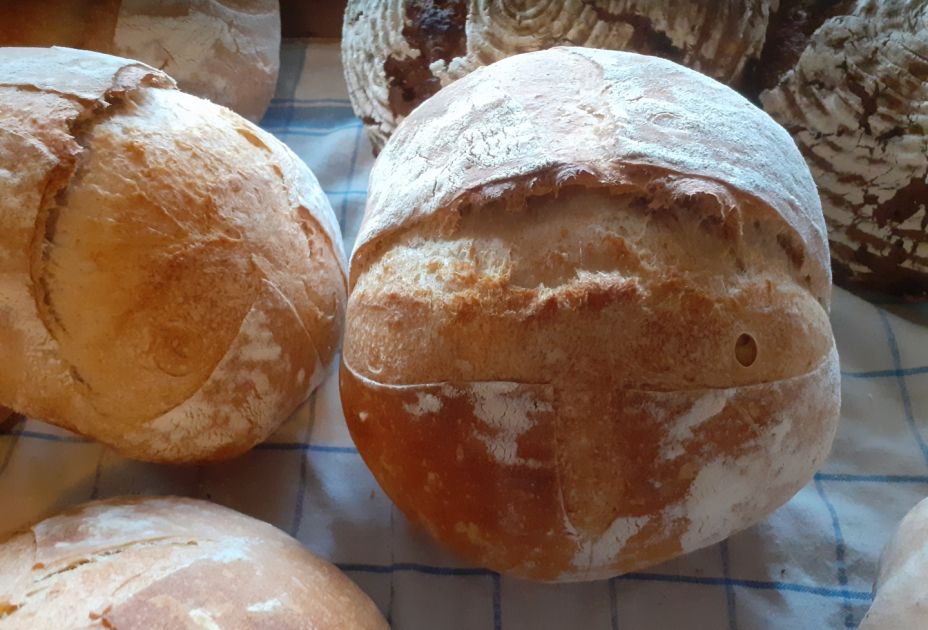 Eine Gruppe von Brotlaiben