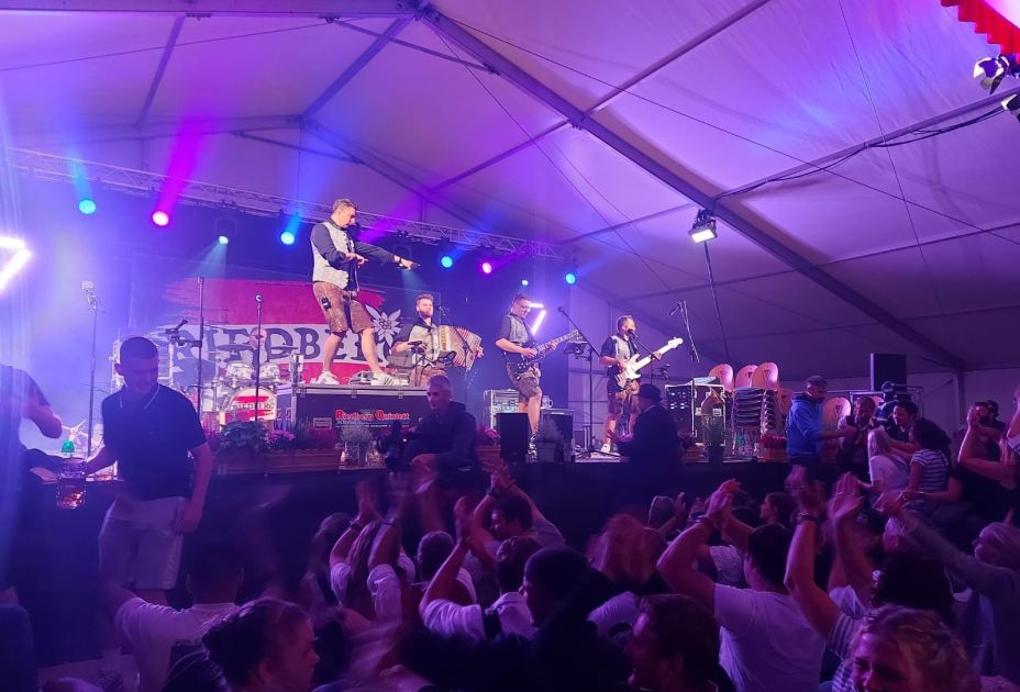 Riedberg Party Band 2.jpg Riedberg Party Band 2.jpg