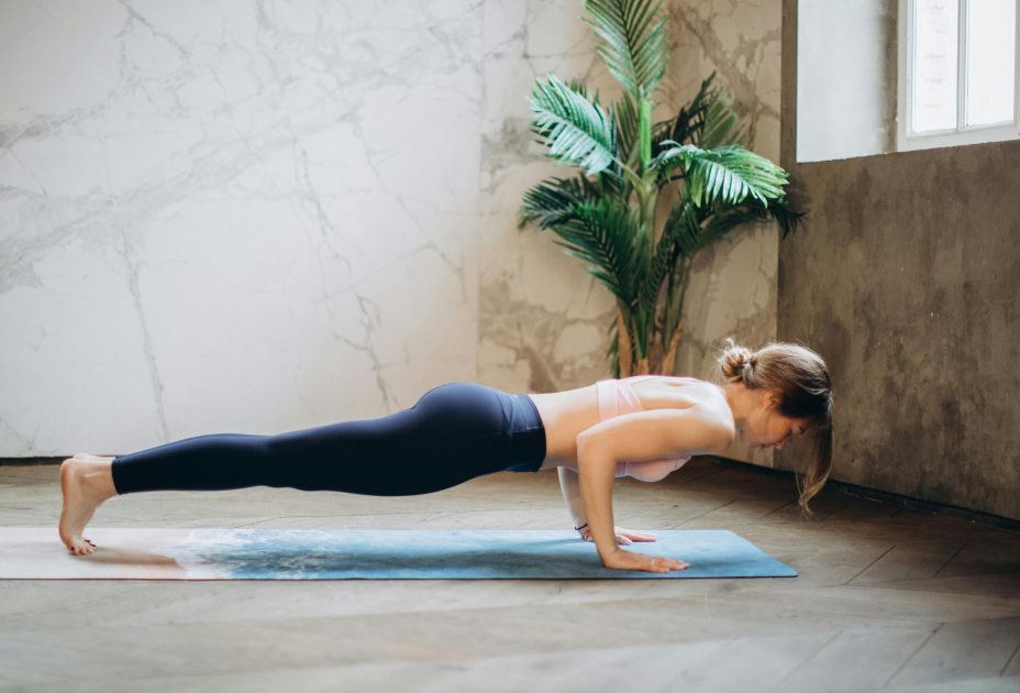 Rückenyoga, Daniela Puritscher Rueckenyoga_Daniela_Puritscher_pexels-elly-fairytale-3823063.jpg