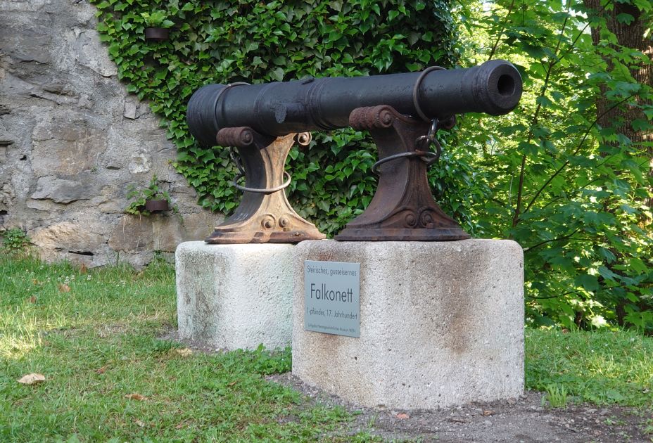 Schattenburgmuseum Falkonett_17.Jh._Schattenburgmuseum__c__Michaela_Doppelbauer.jpg