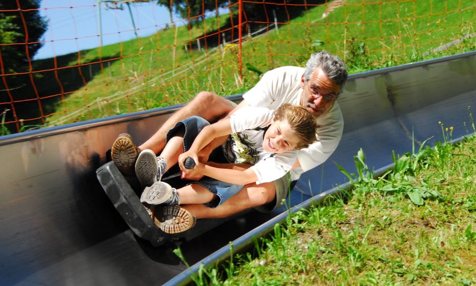 Vater und Sohn Sommerrodelbahn Laterns Sommerrodelbahn Laterns