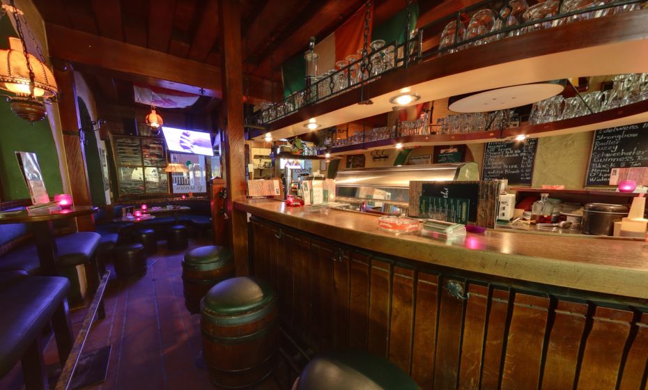 Shamrock Irish Pub 02