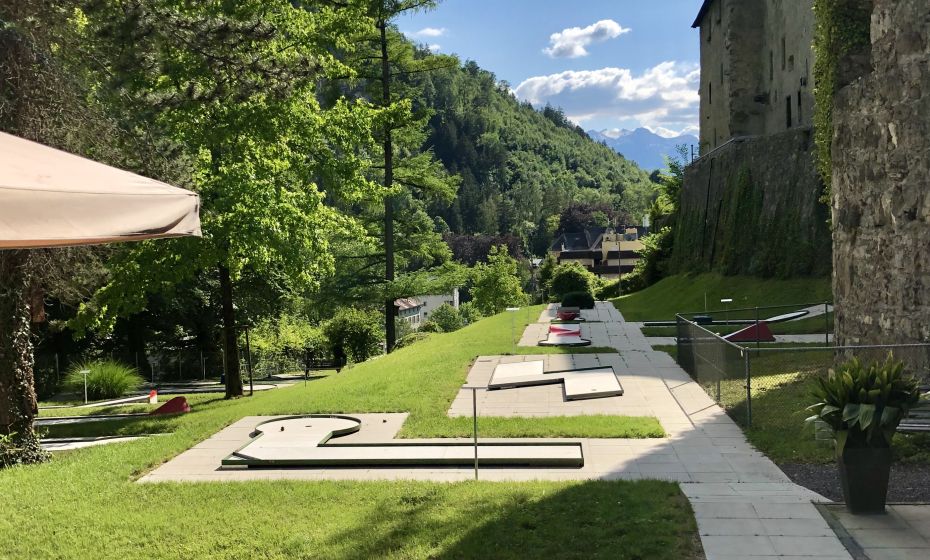 Minigolfplatz unter der Schattenburg
