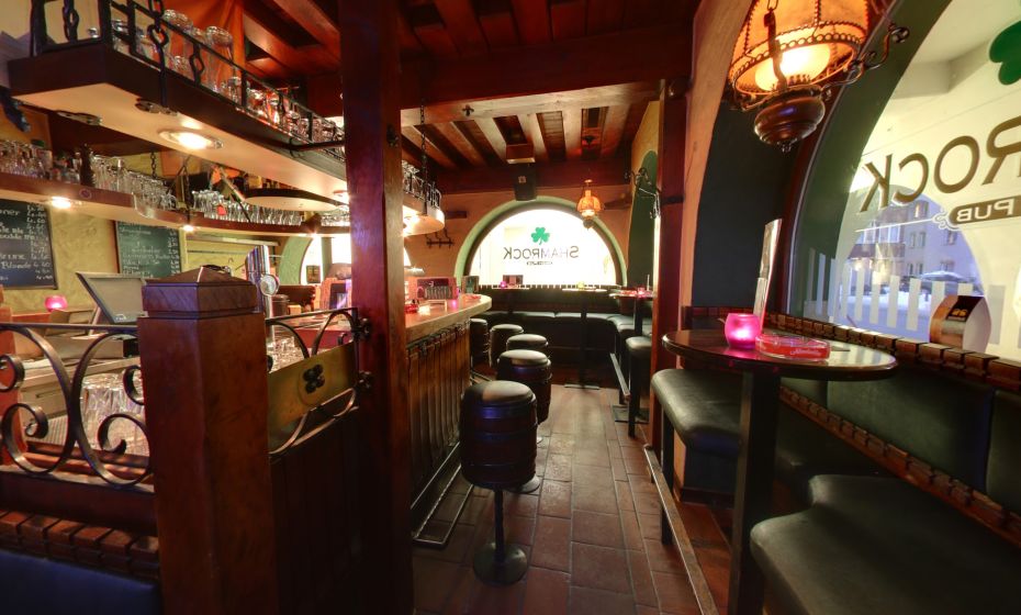 Shamrock Irish Pub 03