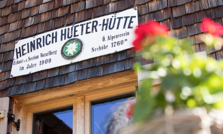 Heinrich-Hueter-Hütte auf 1.760m Seehöhe - erbaut im Jahre 1909 Heinrich-Hueter-Hütte auf 1.760m Seehöhe - erbaut im Jahre 1909