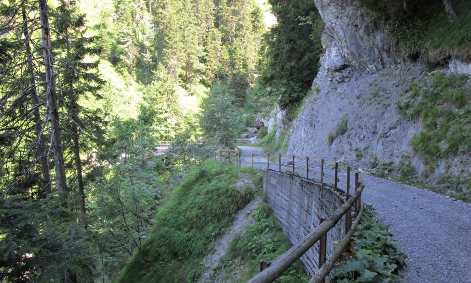 Erich Zucalli - www.guideservice.at Abstieg in das markante Sägetobel